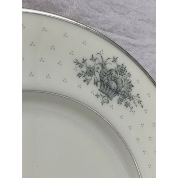 Lenox Beacon Hill China Pair Dinner Plates 10 1/2″ Made 1961 to 1975 - Picture 4 of 8